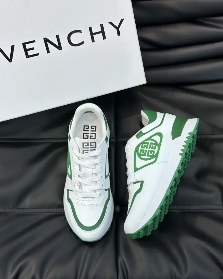 hype Givenchy Sneakers