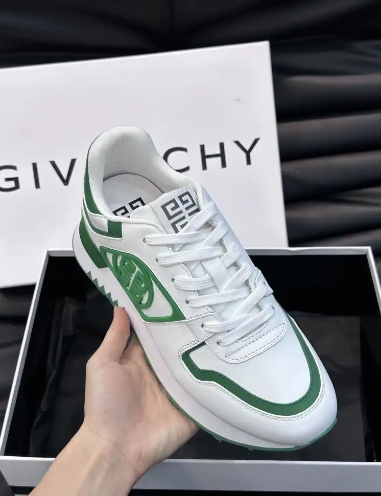 hype Givenchy Sneakers