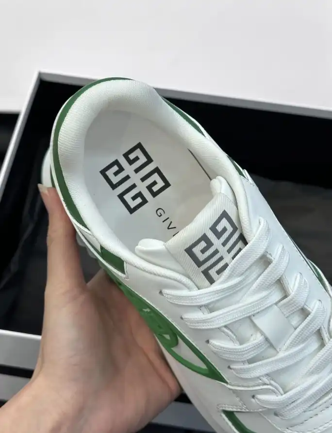 hype Givenchy Sneakers