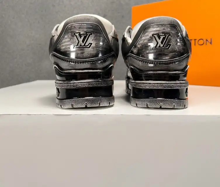 hype Louis Vuitton Sneakers