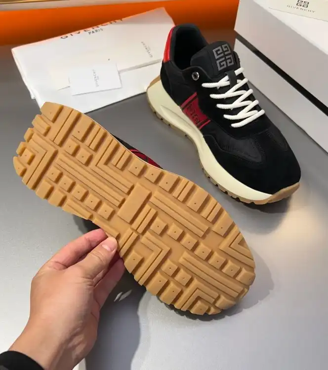 hype Givenchy Sneakers