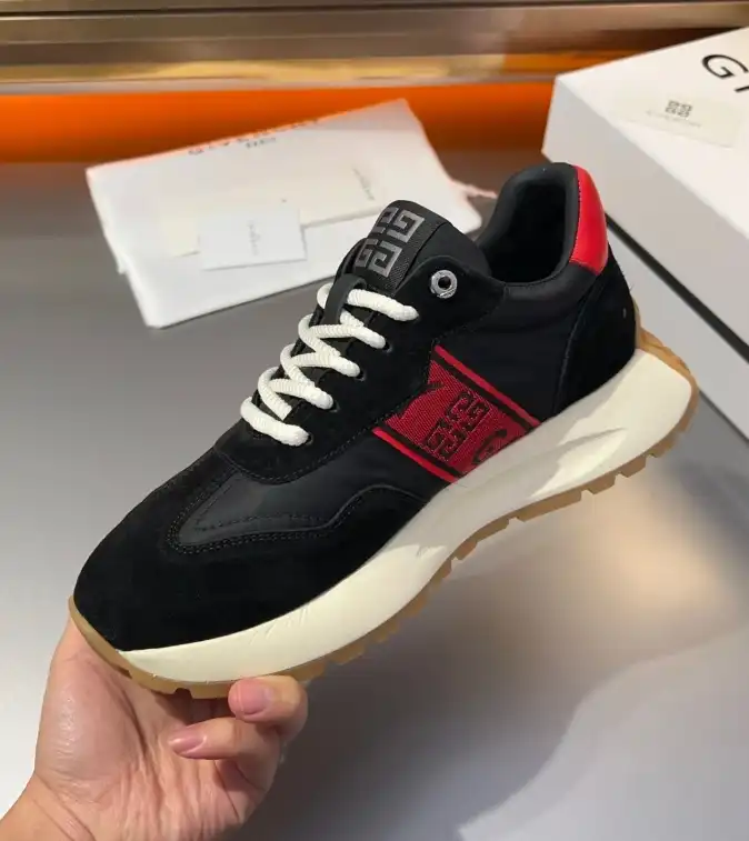 hype Givenchy Sneakers