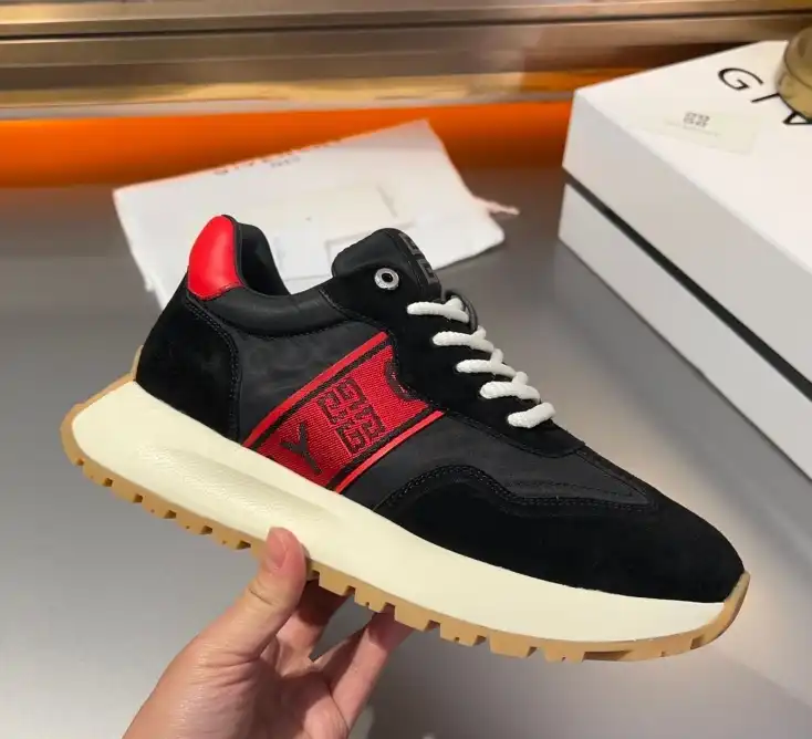 hype Givenchy Sneakers