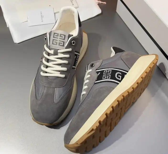 hype Givenchy Sneakers