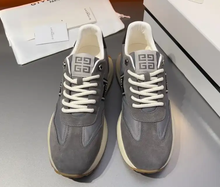 hype Givenchy Sneakers