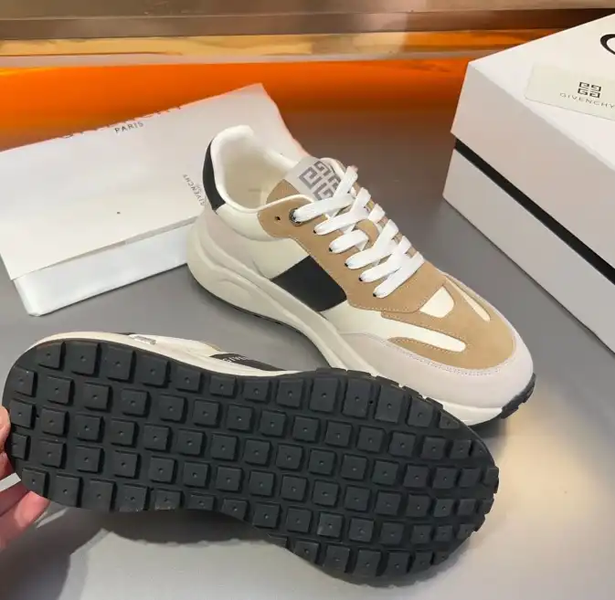 hype Givenchy Sneakers