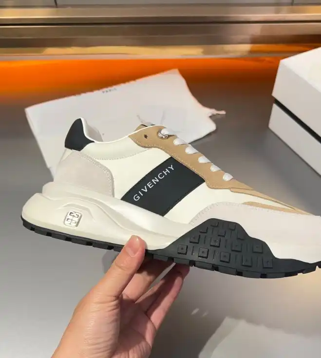 hype Givenchy Sneakers