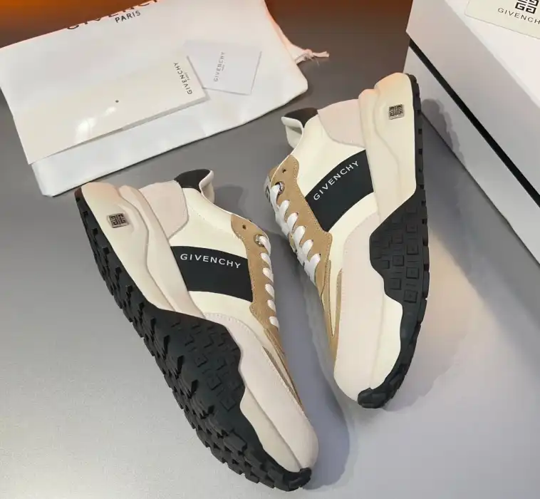 hype Givenchy Sneakers