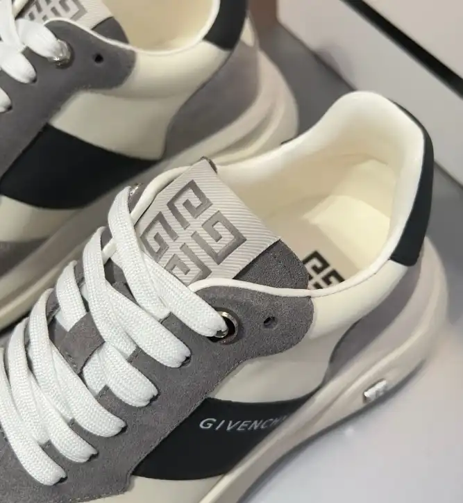 hype Givenchy Sneakers