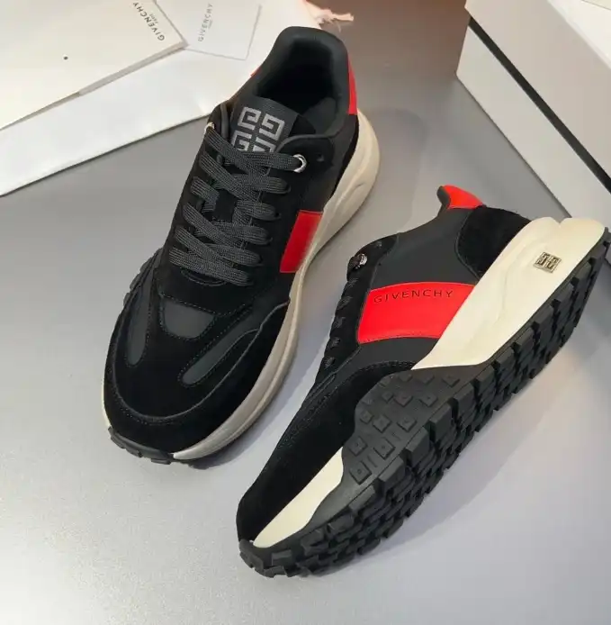 hype Givenchy Sneakers