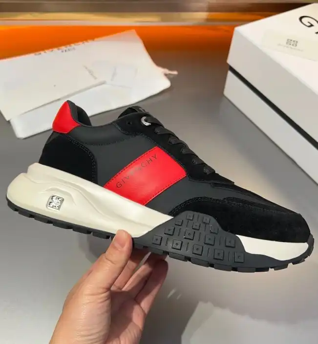 hype Givenchy Sneakers