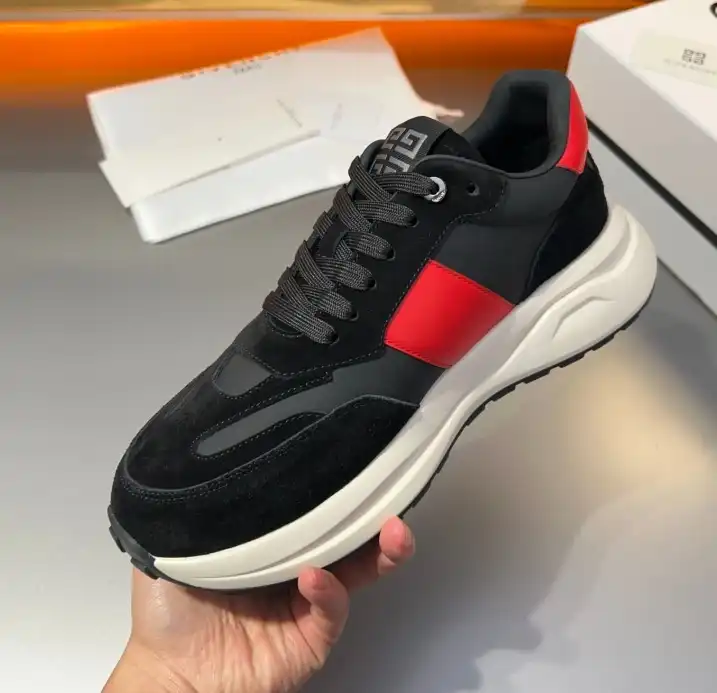 hype Givenchy Sneakers