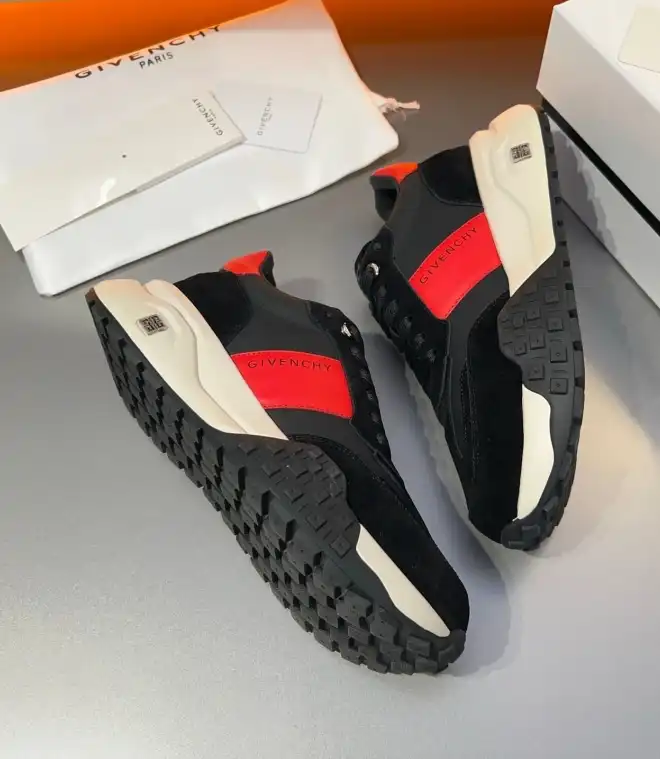 hype Givenchy Sneakers