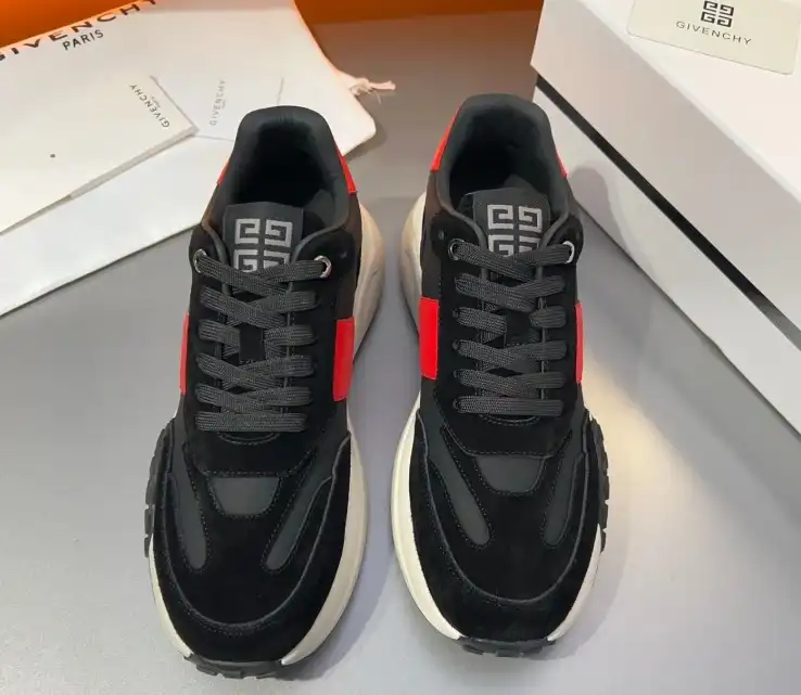 hype Givenchy Sneakers