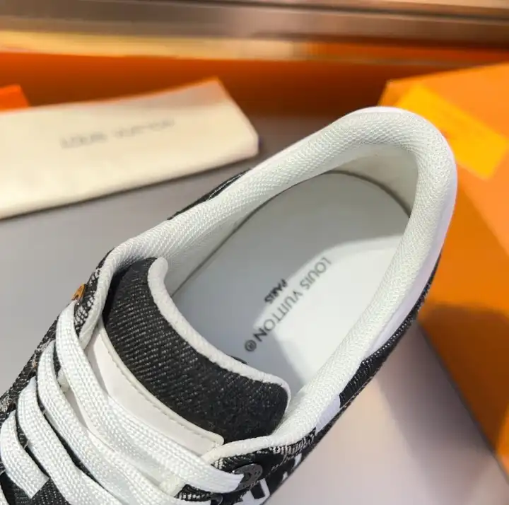 hype Louis Vuitton Sneakers