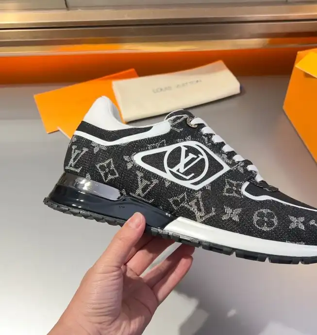 hype Louis Vuitton Sneakers