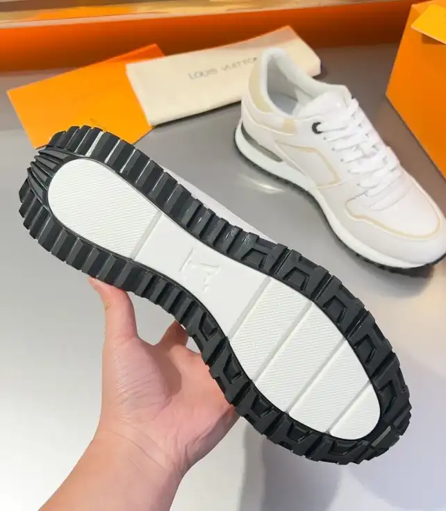 hype Louis Vuitton Sneakers