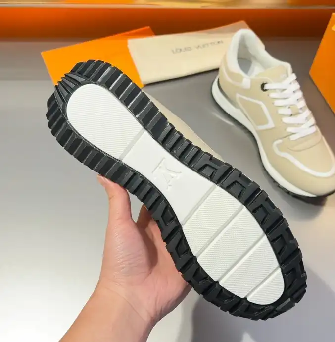 hype Louis Vuitton Sneakers