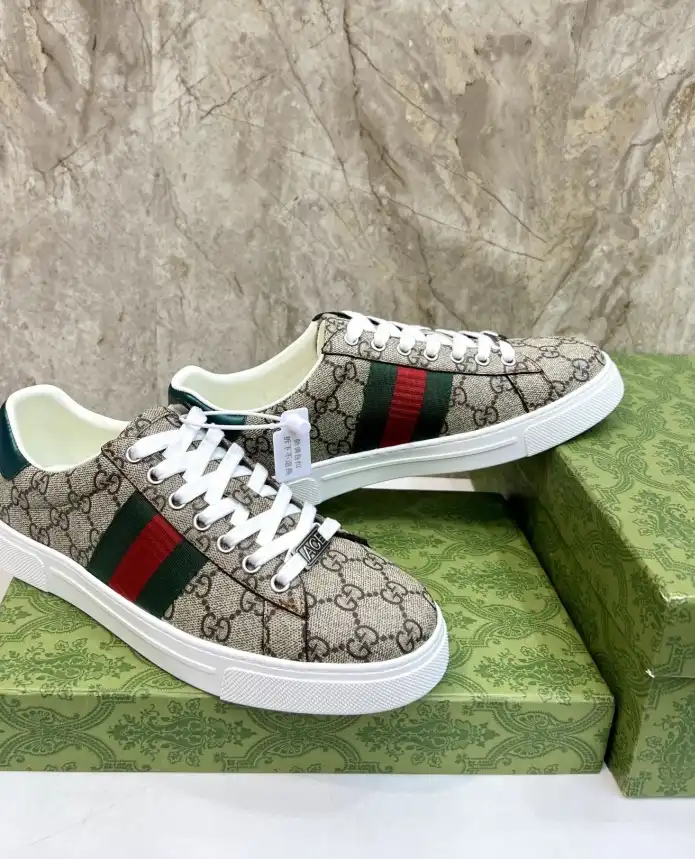 hype Gucci Sneakers