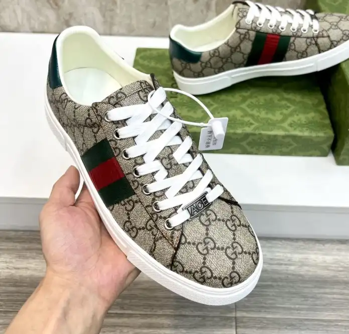 hype Gucci Sneakers