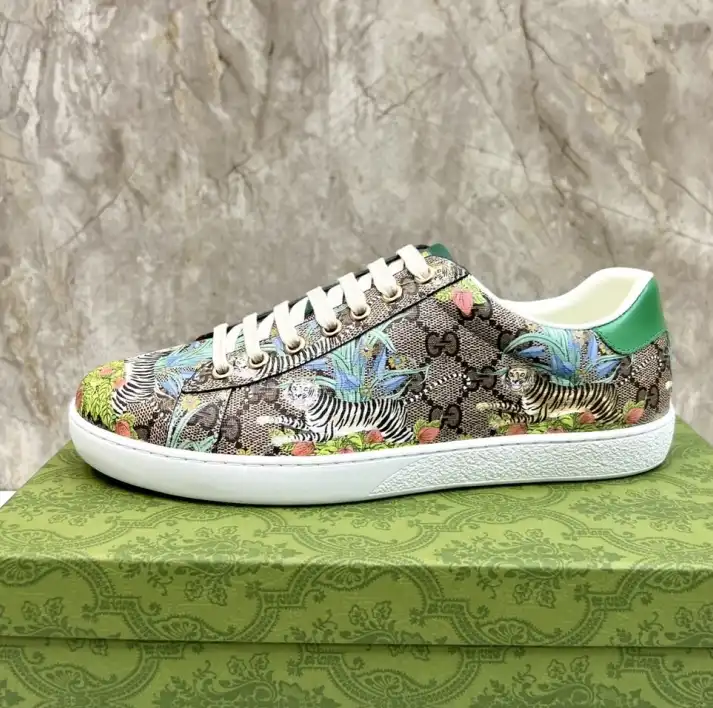 hype Gucci Sneakers