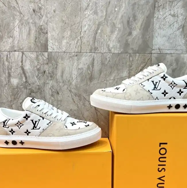 hype Louis Vuitton Sneakers