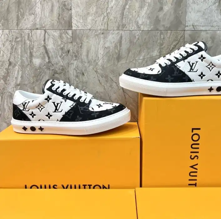 hype Louis Vuitton Sneakers