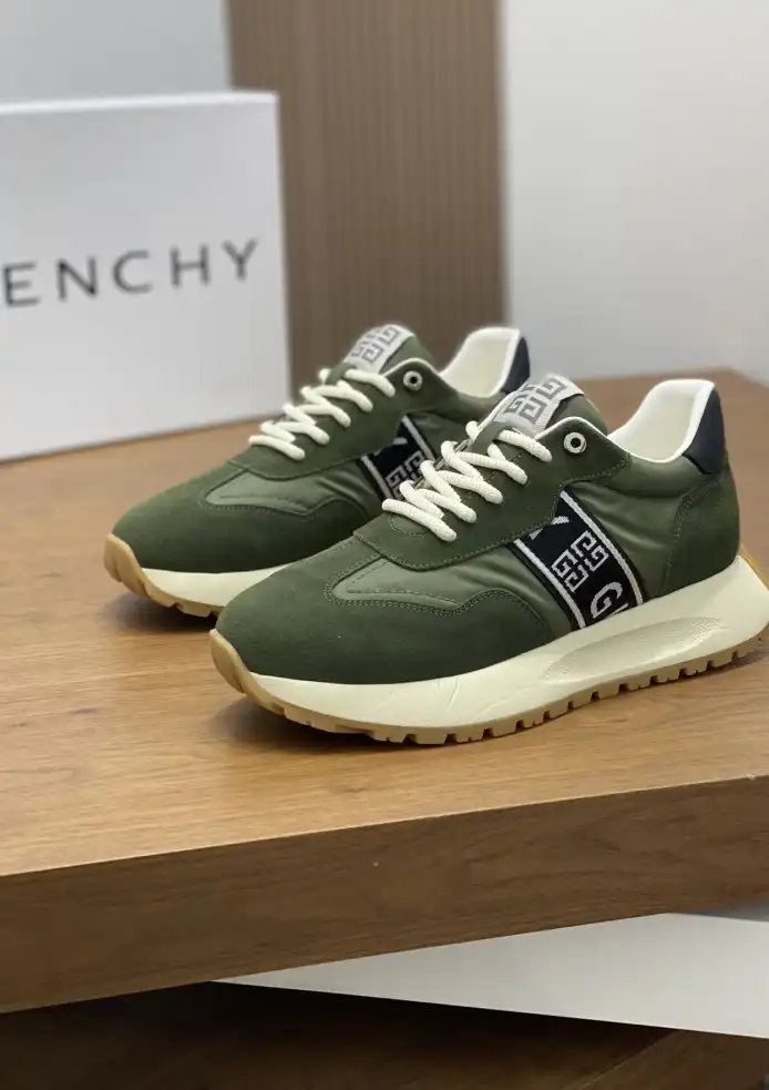 hype Givenchy Sneakers