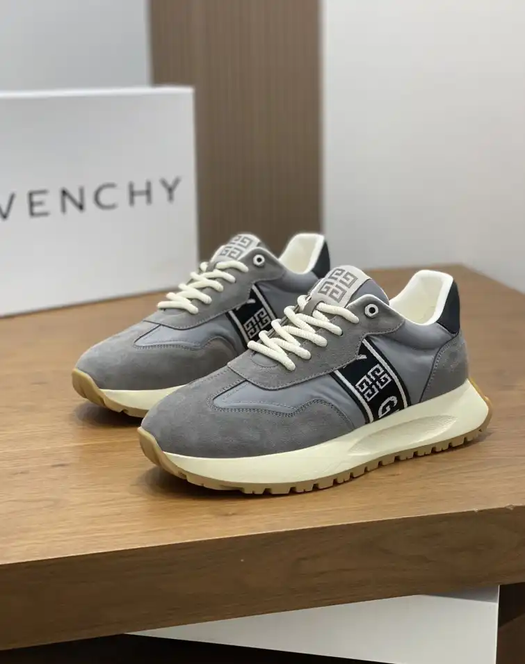 hype Givenchy Sneakers