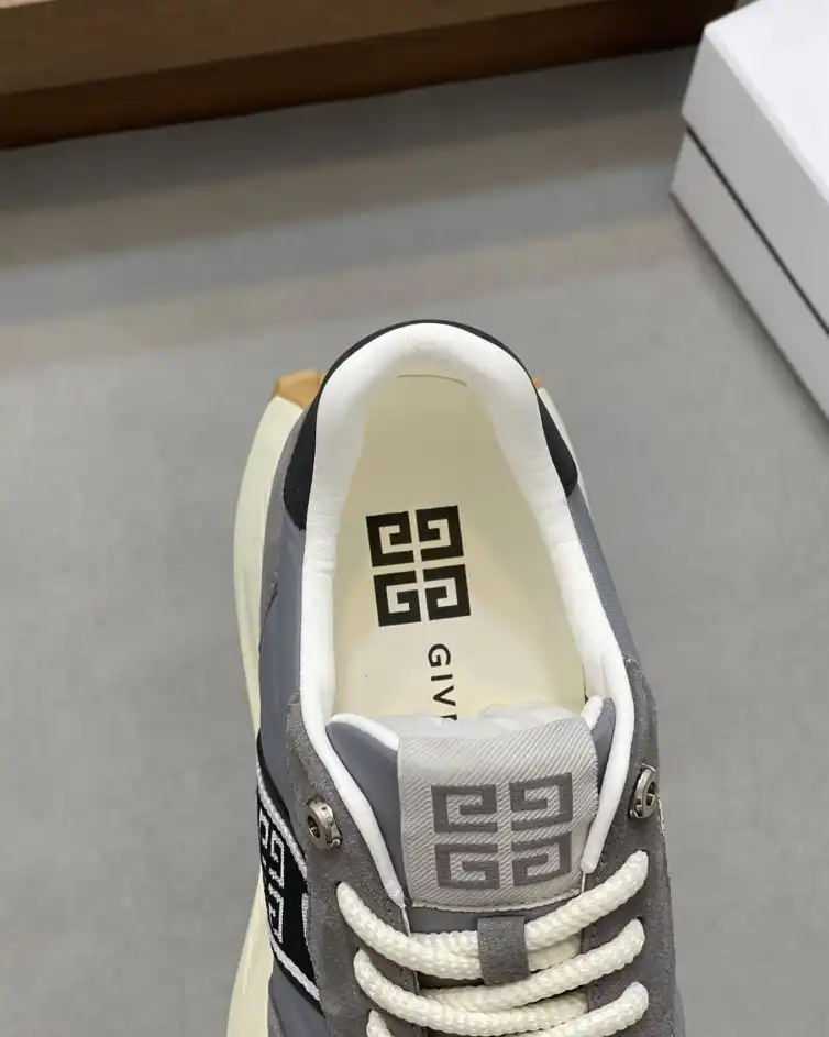 hype Givenchy Sneakers