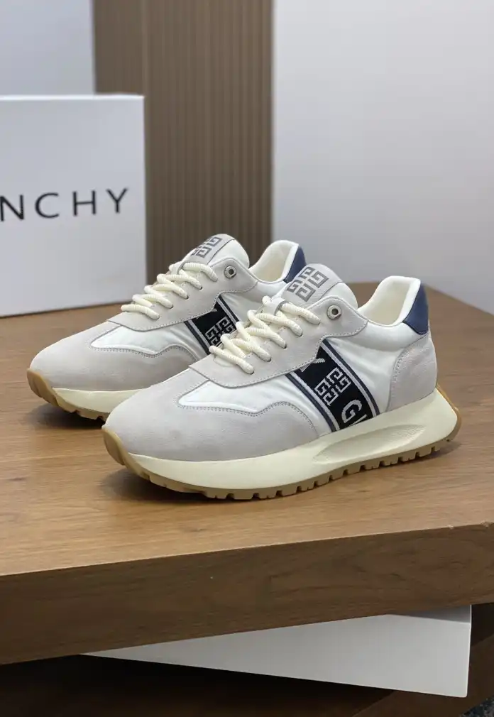 hype Givenchy Sneakers