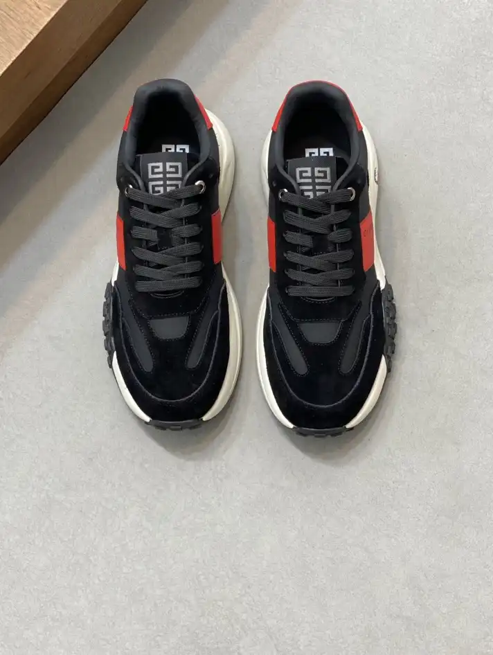 hype Givenchy Sneakers