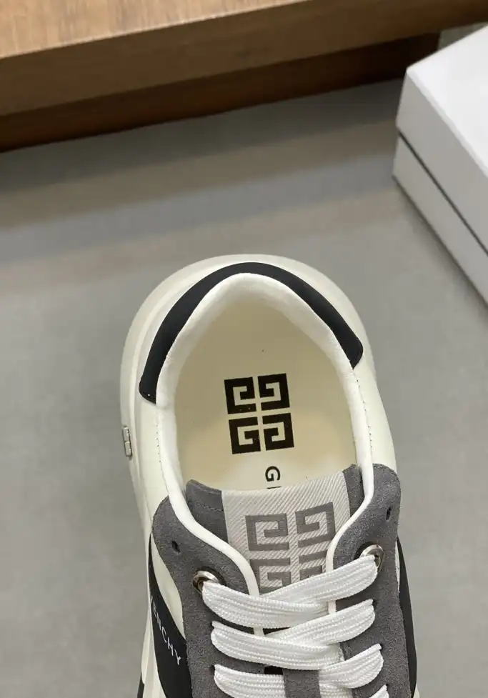 hype Givenchy Sneakers