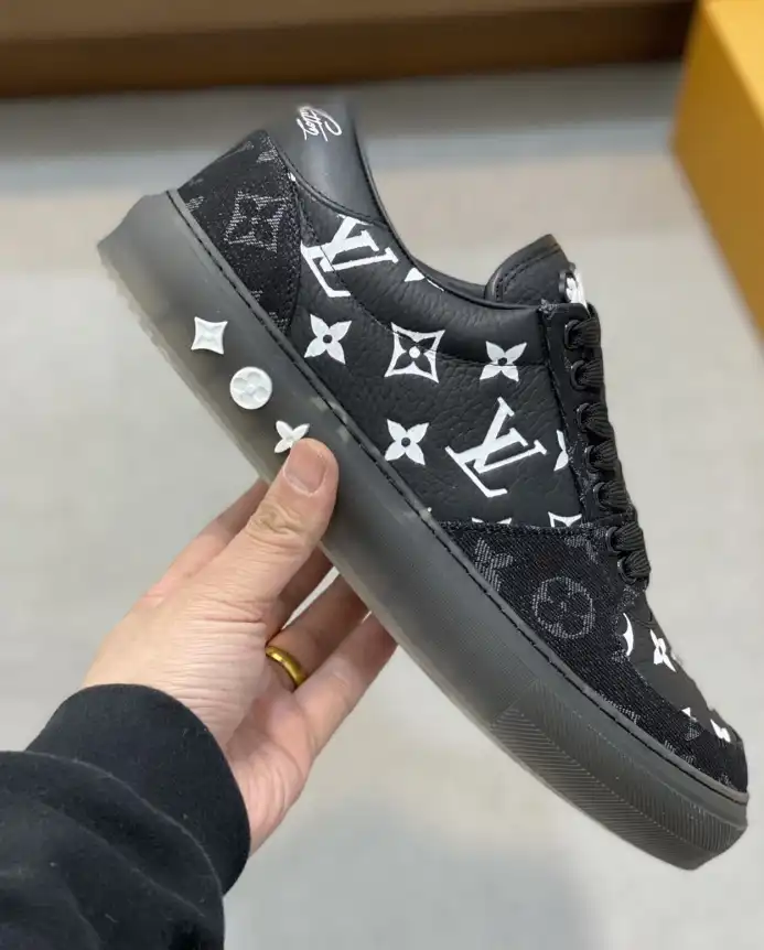 hype Louis Vuitton Sneakers