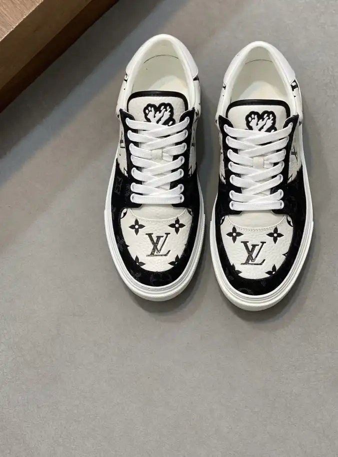 hype Louis Vuitton Sneakers