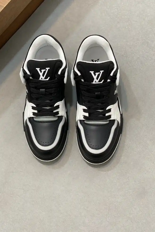 hype Louis Vuitton Sneakers