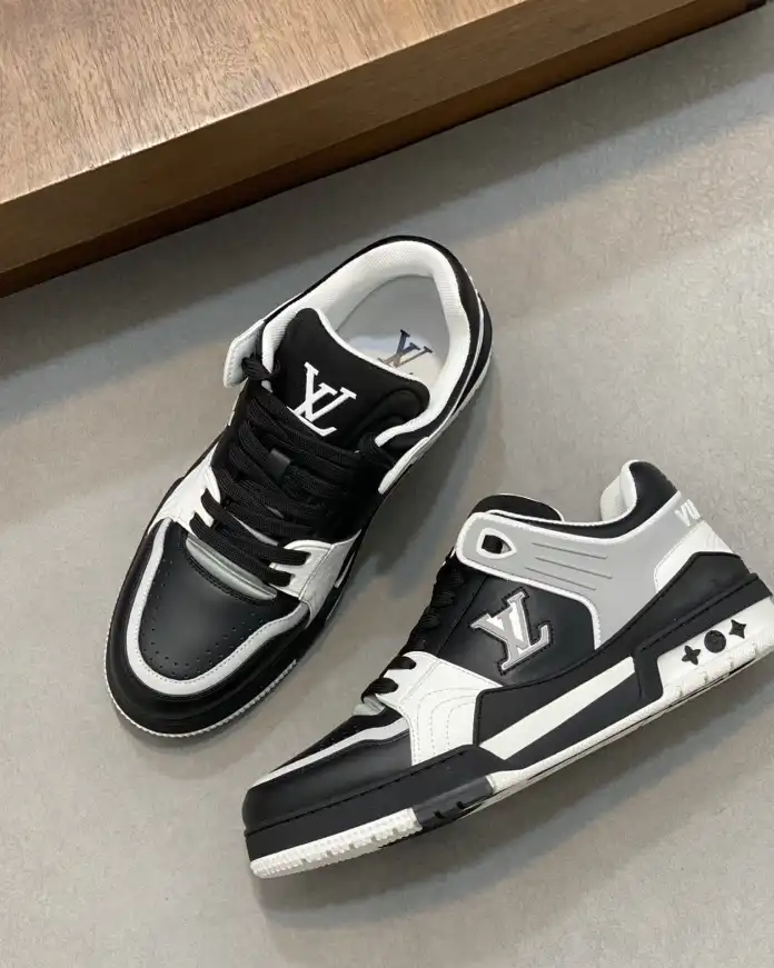 hype Louis Vuitton Sneakers