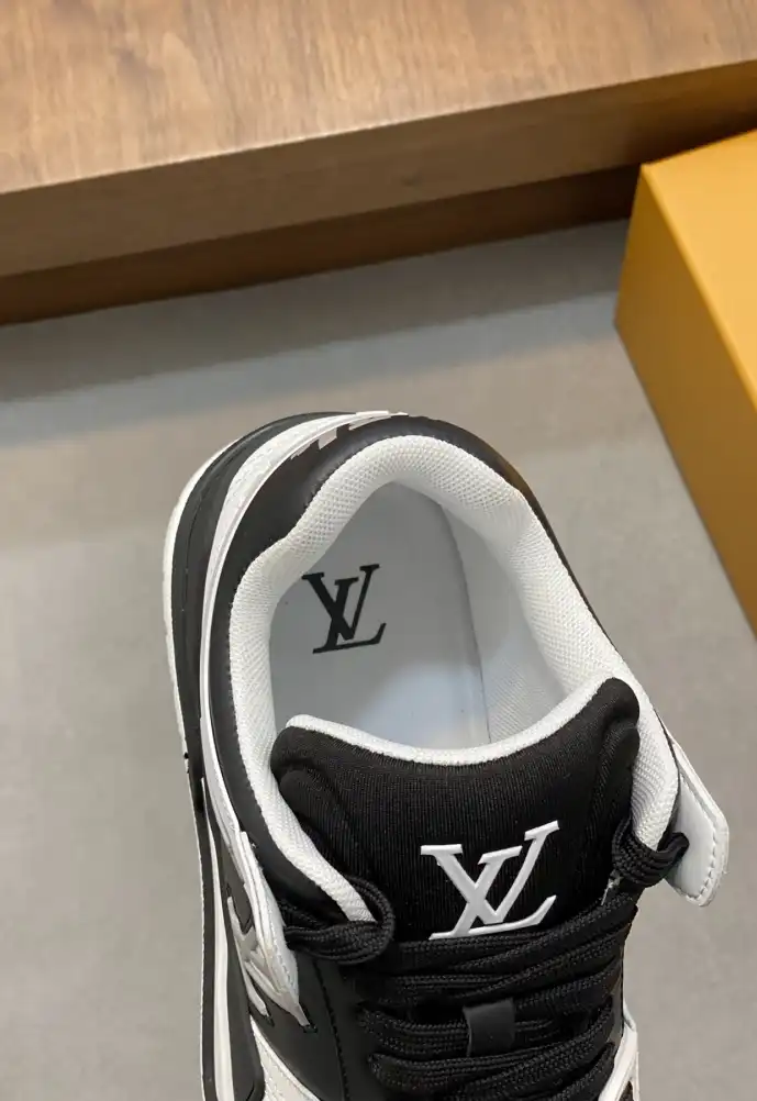 hype Louis Vuitton Sneakers