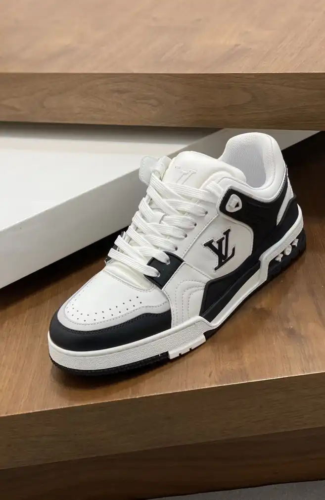 hype Louis Vuitton Sneakers