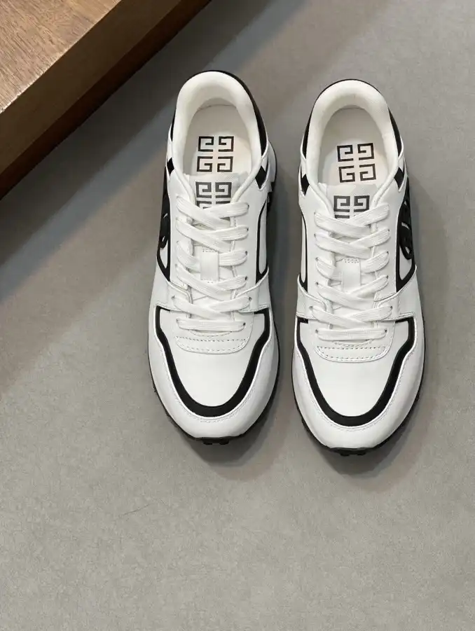 hype Givenchy Sneakers