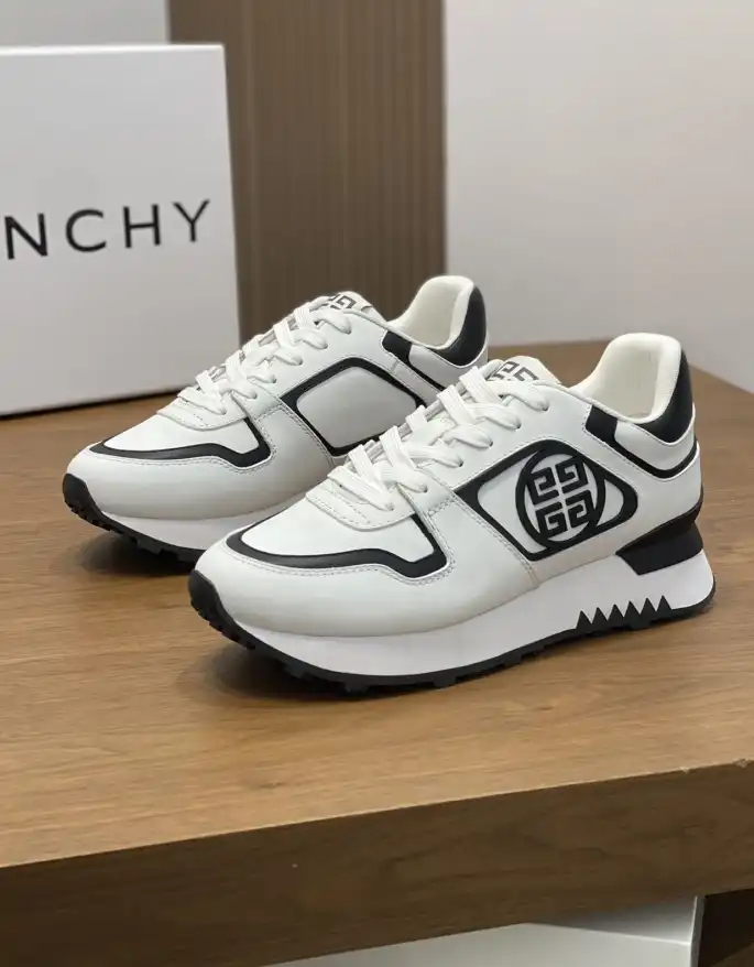 hype Givenchy Sneakers