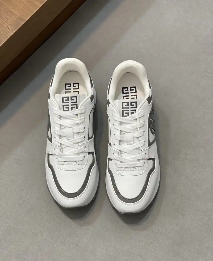 hype Givenchy Sneakers