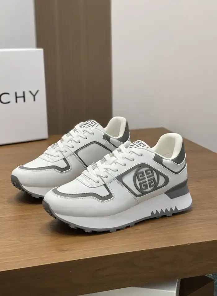 hype Givenchy Sneakers