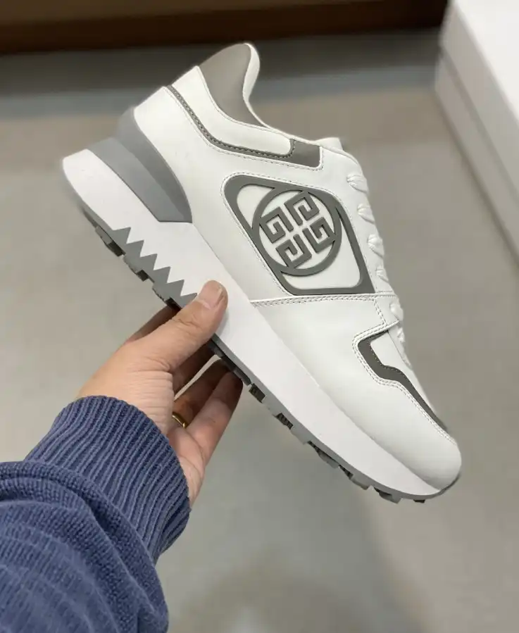 hype Givenchy Sneakers