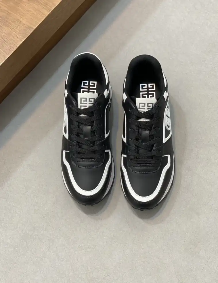 hype Givenchy Sneakers