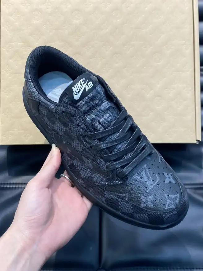 hype Louis Vuitton Sneakers