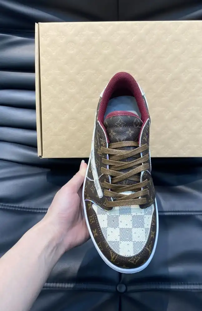 hype Louis Vuitton Sneakers