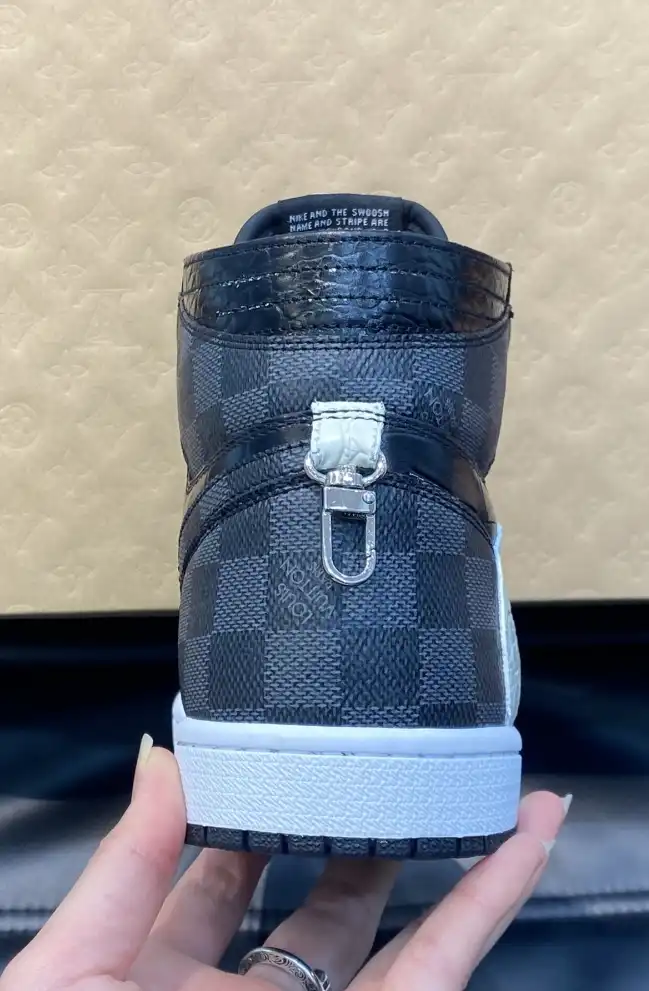 hype Louis Vuitton Sneakers