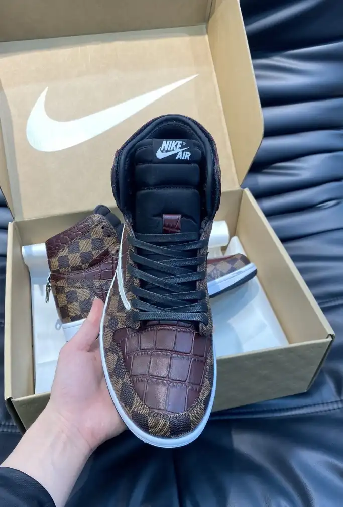 hype Louis Vuitton Sneakers