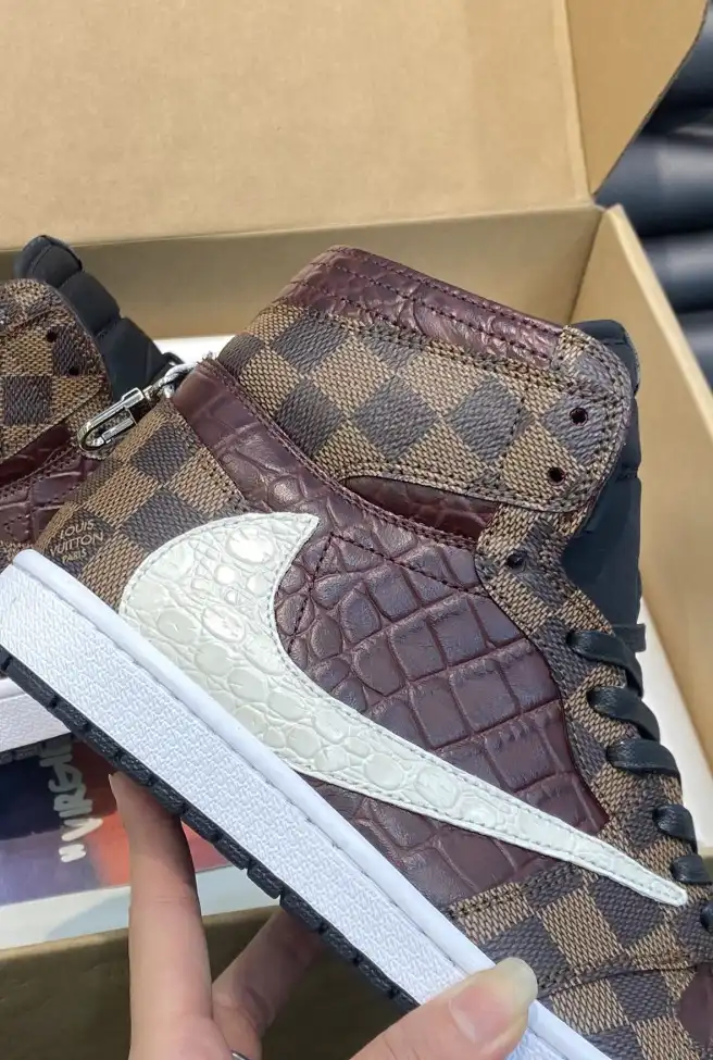 hype Louis Vuitton Sneakers